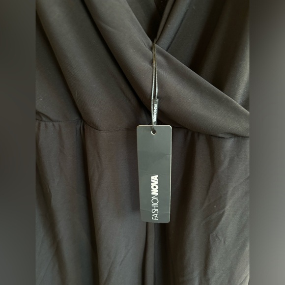 NWT Fashion Nova Plus Size Black Romper Jumper Trimmed with Lace 1X - Picture 7 of 8